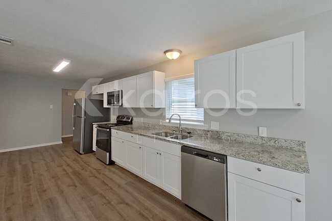 Photo - 508 W 8th St