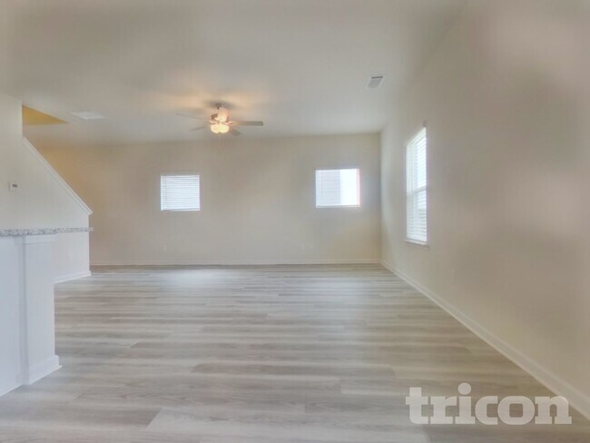 Photo - 458 Prescott Wy