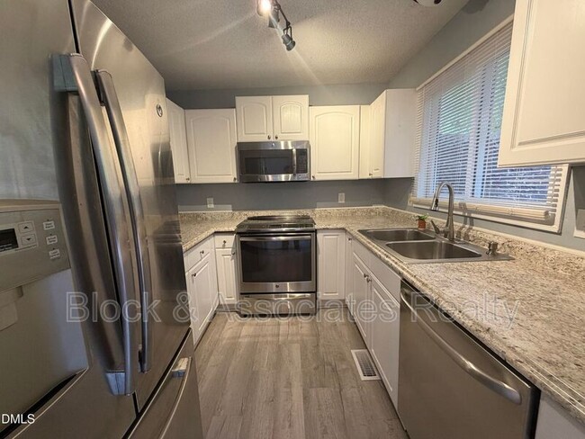 Photo - 378 Kittery Point Ln