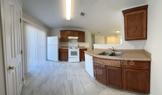 Photo - 5408 N 35th St