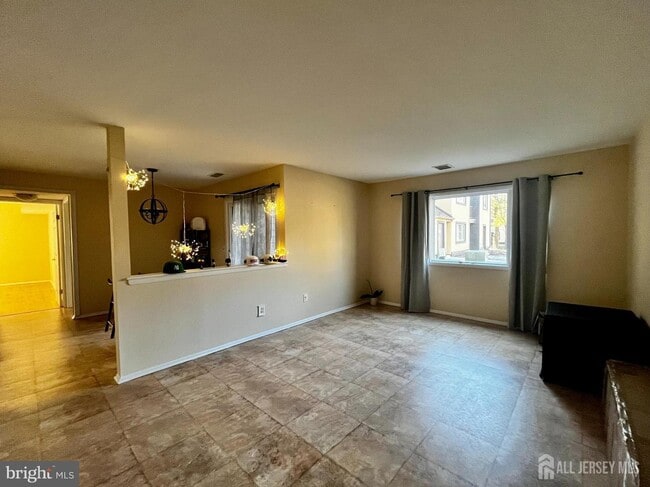 Photo - 2112 Sayre Dr