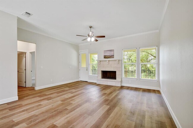 Photo - 2109 Meadow View Dr