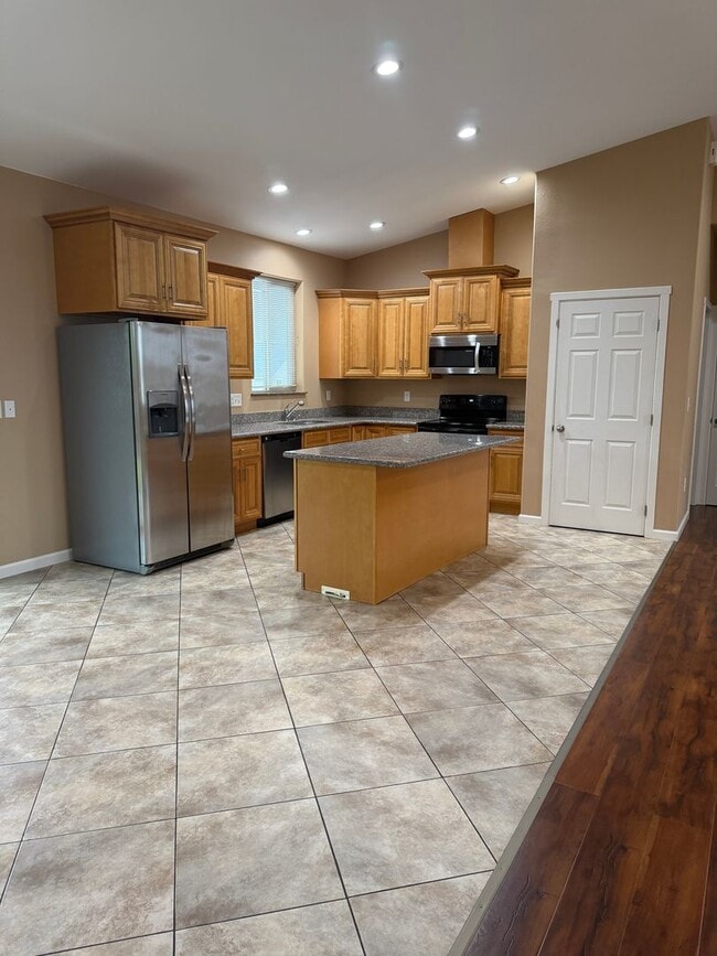 Photo - Beautiful Home In Quiet Neighborhood! Landscaping Included!