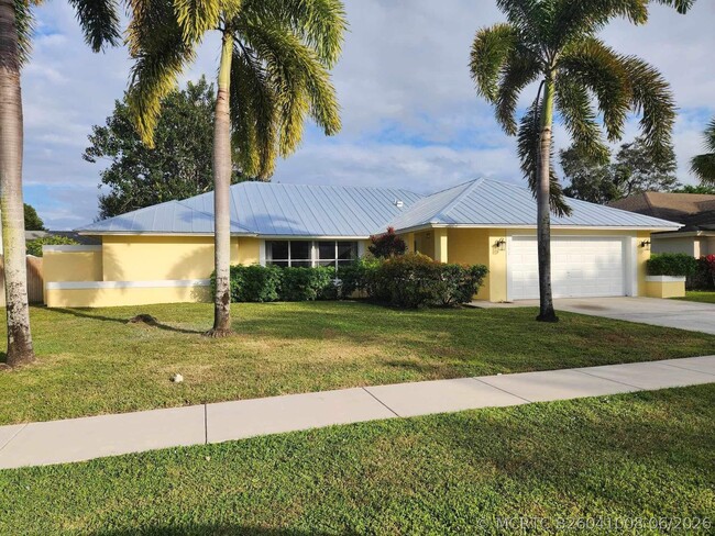 Building Photo - 1750 Primrose Ln