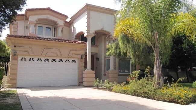 Building Photo - Coming Soon! Lavish Estate Home w/4700sf+C...