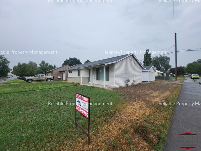 Photo - 1195 E 15th St