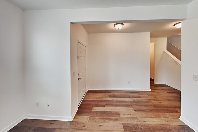 Photo - 10506 Broadford St