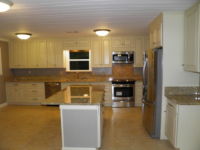 Building Photo - 203 Yancey St Rental