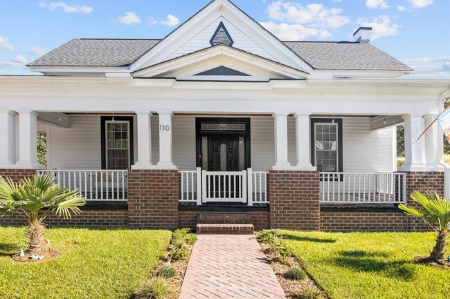 Photo - 110 N Church St