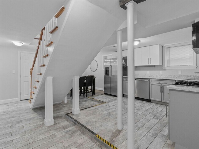 Photo - 98 Elm St Unit 1