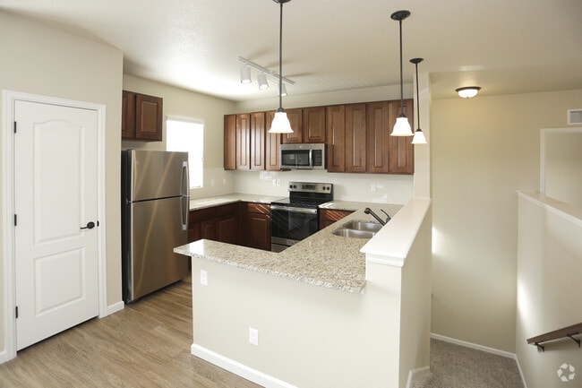 2BR, 2BA - 1295 SF