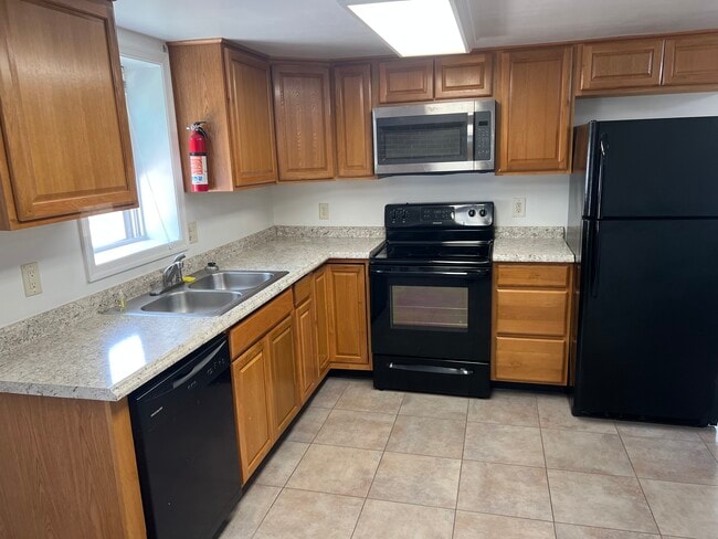 Kitchen - 7019 Church Hill Rd Unit B
