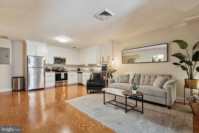 Photo - 3 N Sycamore St Apartment Unit A
