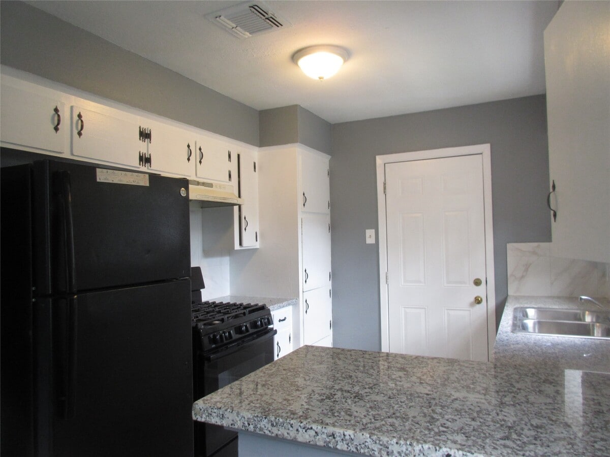 Photo - 6315 Roughlock St