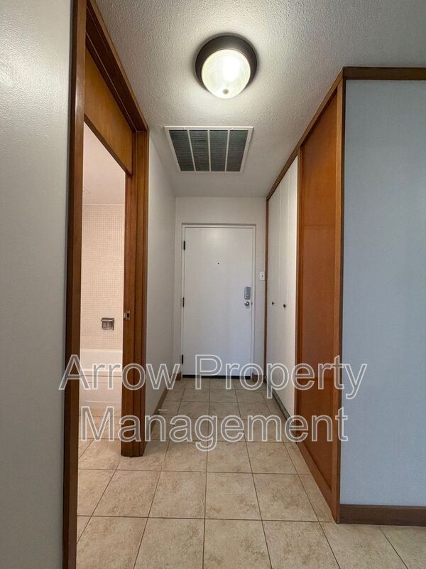 2501 N Street-305