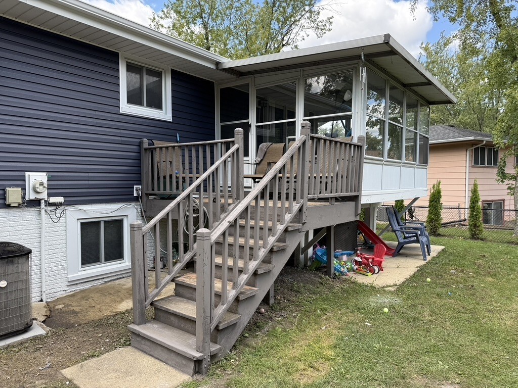 Photo - 525 Slingerland Dr