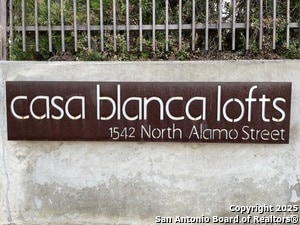 Building Photo - 1542 N Alamo St Unit 109 Rental