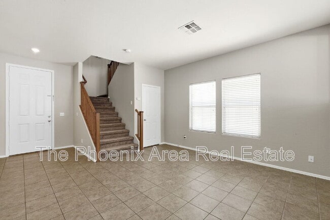 785 E Desert Moon Trail