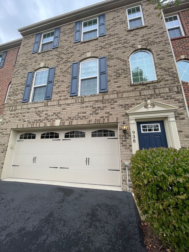 Photo - Gorgeous 3 BD/ 2.5 BA Townhouse Available in Wexford!