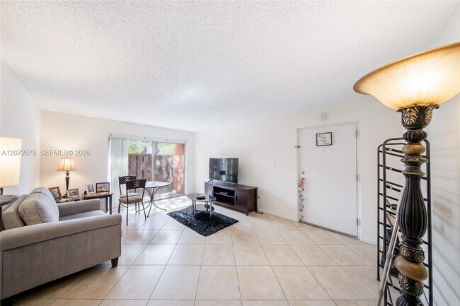Photo - 10826 N Kendall Dr Unidad T13