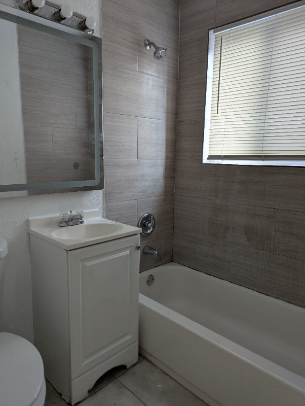 Photo - 741 NW 3rd Ave Unidad 741-1