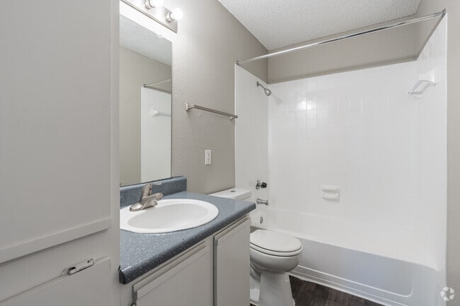 2BR, 2BA