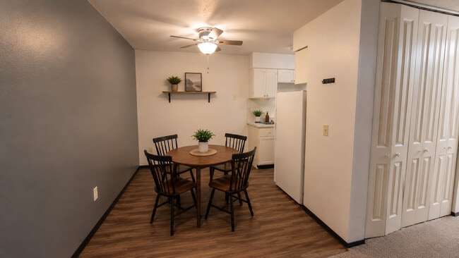 Carriage Manor Apartments
