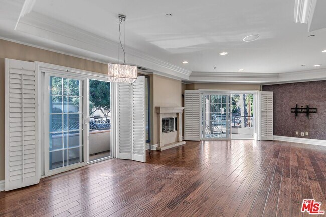 Building Photo - 11578 Iowa Ave Unit 202