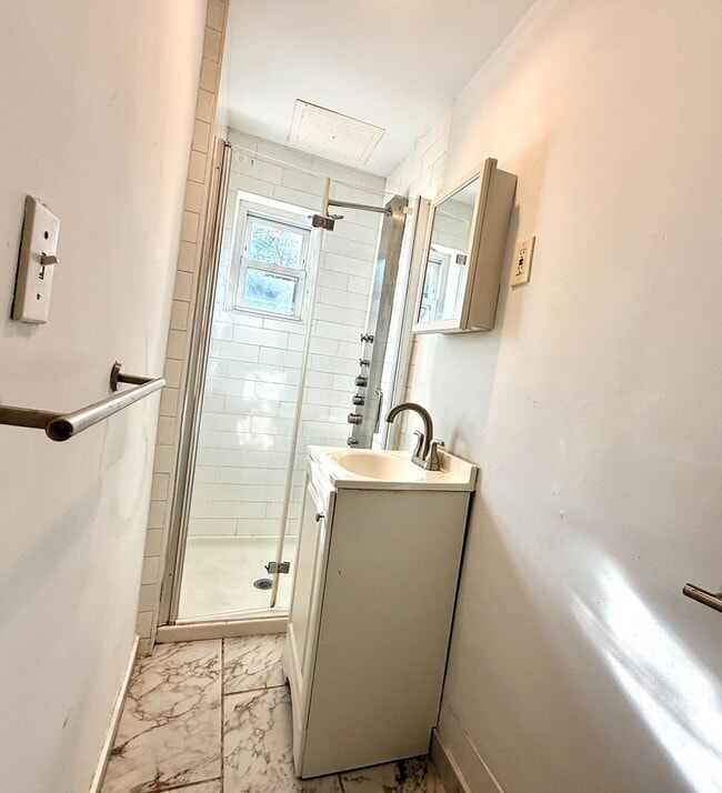 Photo - 46 W 9th St