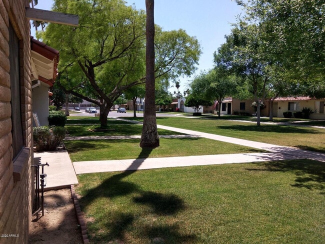 Photo - 641 N Lesueur Cir