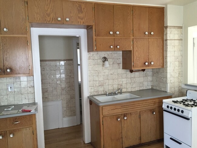 Photo - 3063 N Bremen St Unit Upper