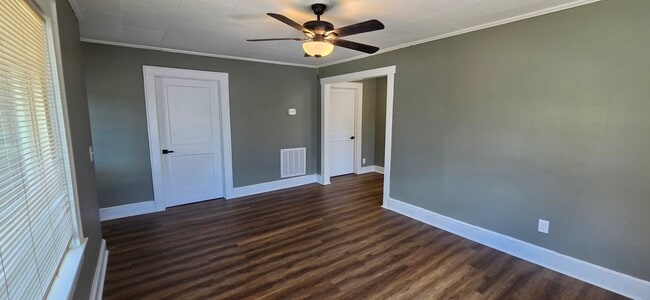 Photo - 1105 Pennton Ave SW
