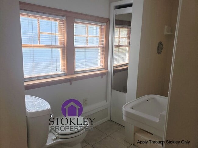 Photo - 2234 Oakvale Rd