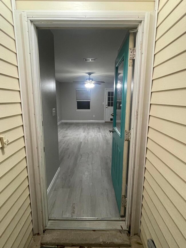 Photo - 162 Meadowbrook Ct