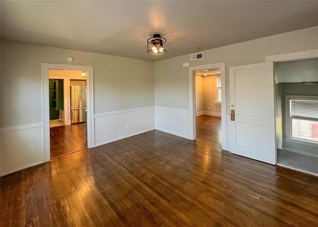 Photo - 1808 N Robinson Ave
