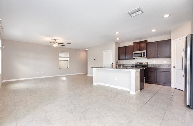 Photo - 6986 King Creek Dr