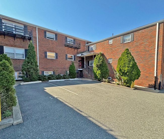 Photo - River View Apartments