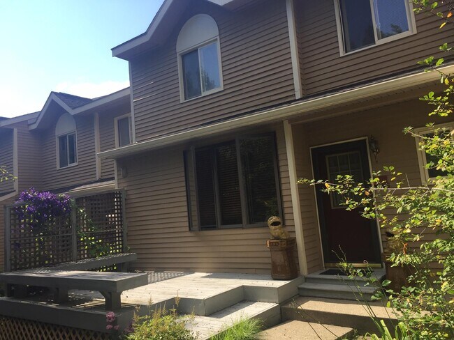 Property Front Entrance - N14 Stonehedge Dr Townhome