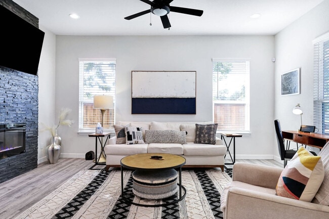 Photo - 1214 Hays St Unidad ID1377371P