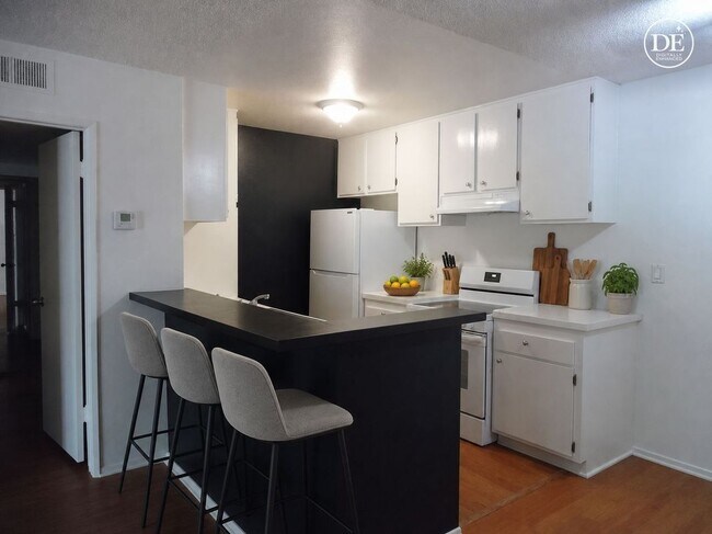 Photo - 23515 Lyons Ave Unit 111