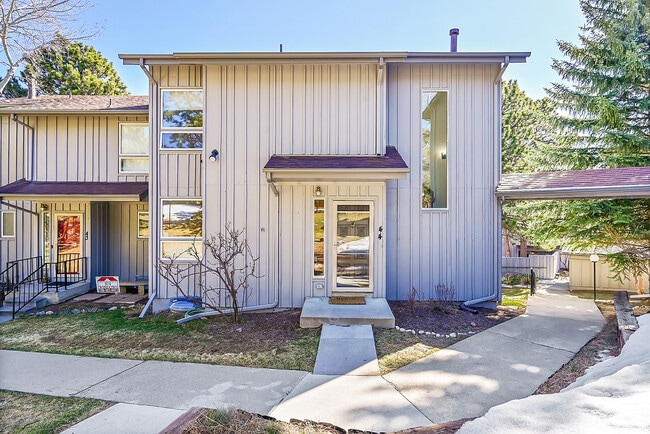 Building Photo - 2356 S Hiwan Dr