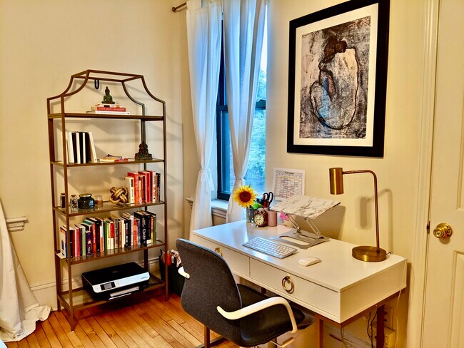 Photo - 1090 Beacon St Unidad 3B