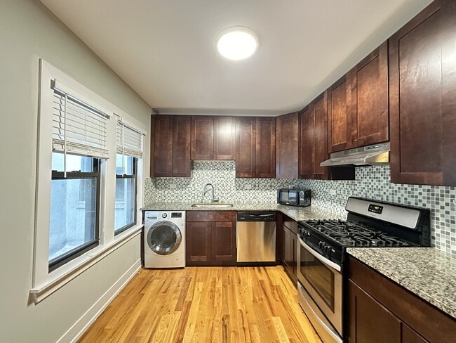 Photo - 814 Elm St Unit 902