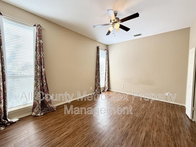 Photo - 8902 Bayshore Ln
