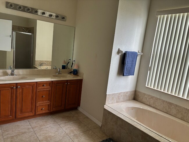 Photo - 448 Cinnamon Dr