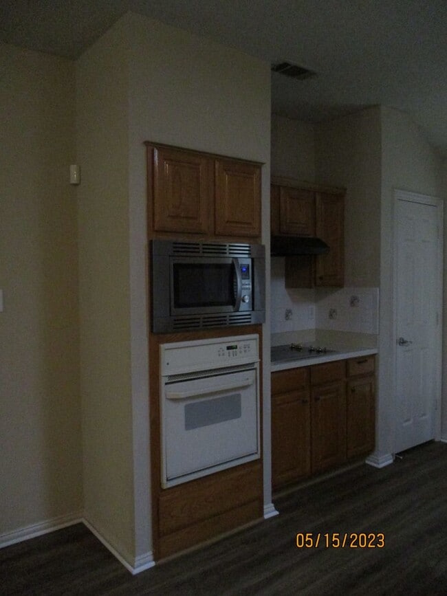 Photo - 5900 Silverpoint Ct