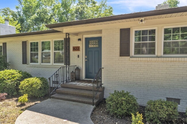 Photo - Renovated 3 Bed / 1.5 Bath Home with Open Floor Plan & Two Spacious Living Areas $1,975/mo rent