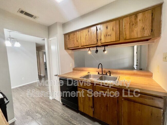 Photo - 12005 Arrowwood Dr Unit B