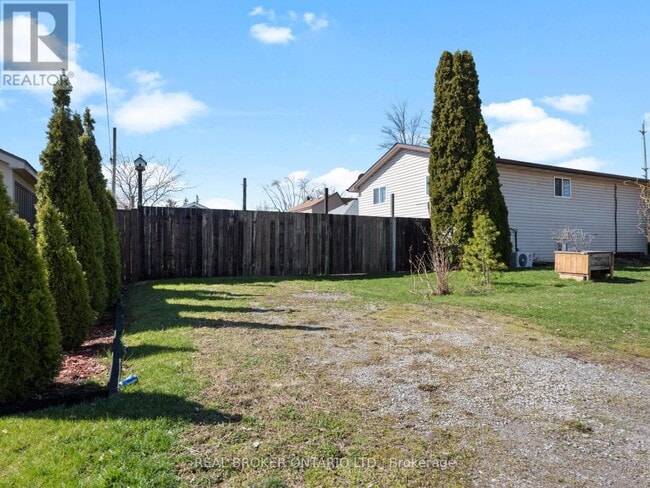 Photo - 379 Southworth St S