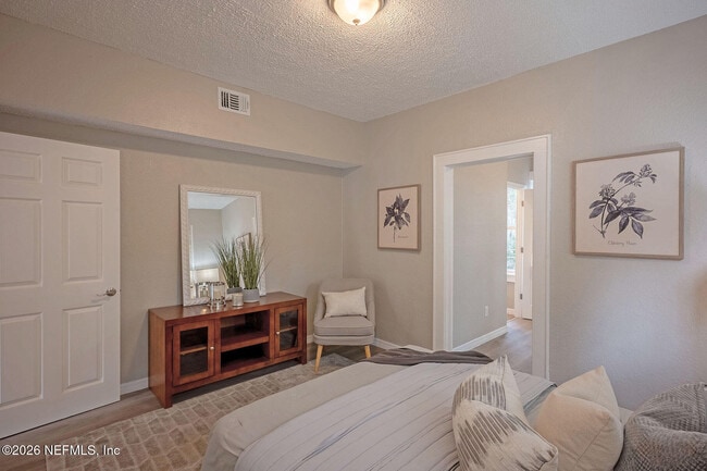Photo - 325 Alder St